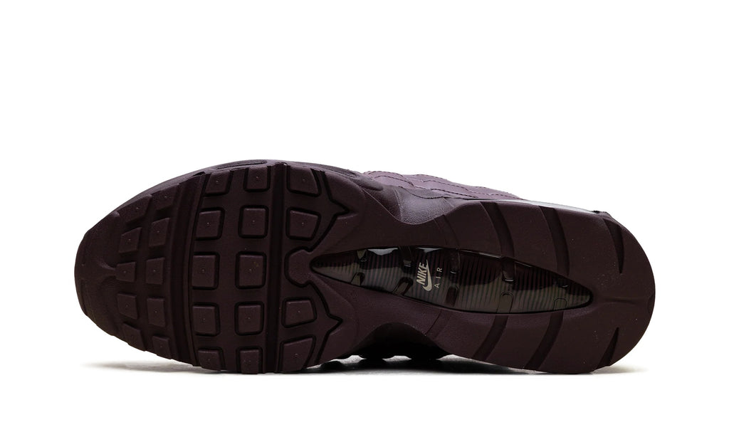 IB6830-601 Stadium Goods studio 5