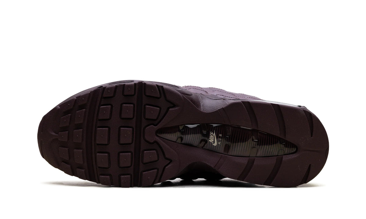 IB6830-601 Stadium Goods studio 5
