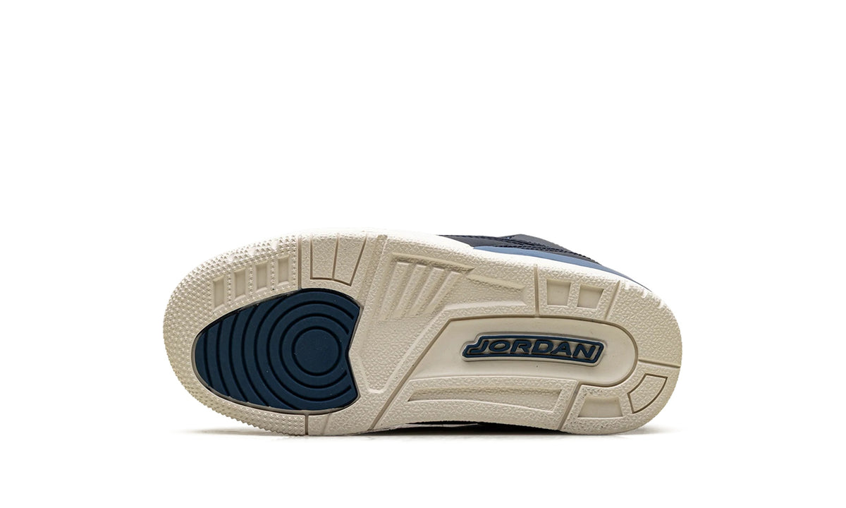 HQ0783-400 Stadium Goods studio 5