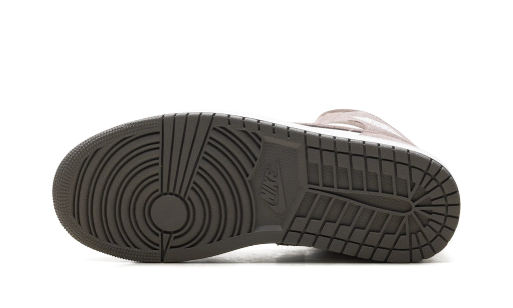 DQ8426-003 Stadium Goods studio 5