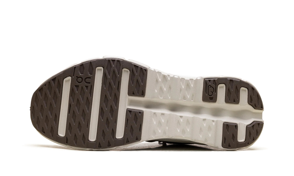 3ME10102566 Stadium Goods studio 5
