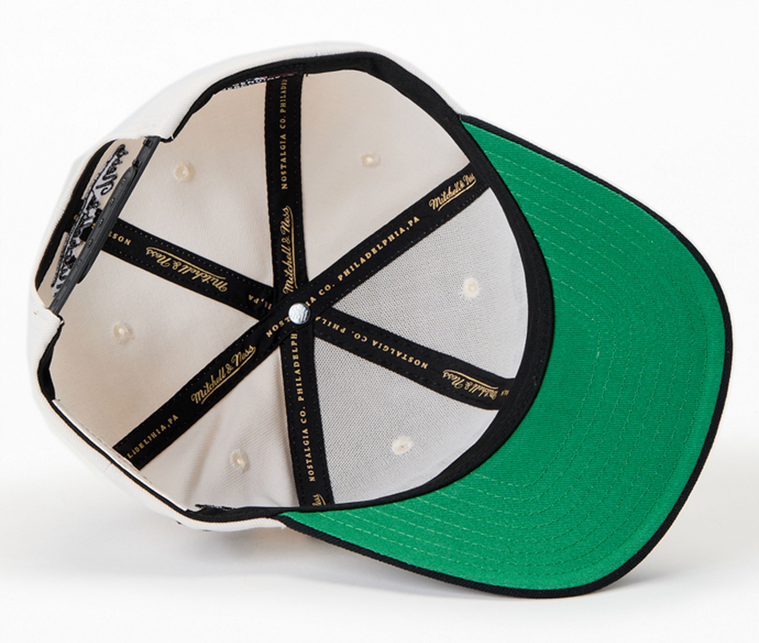 [HP11516-CWSOFWH] MENS MITCHELL & NESS MLB OFF WORD PRO SNAPBACK WHITE SOX