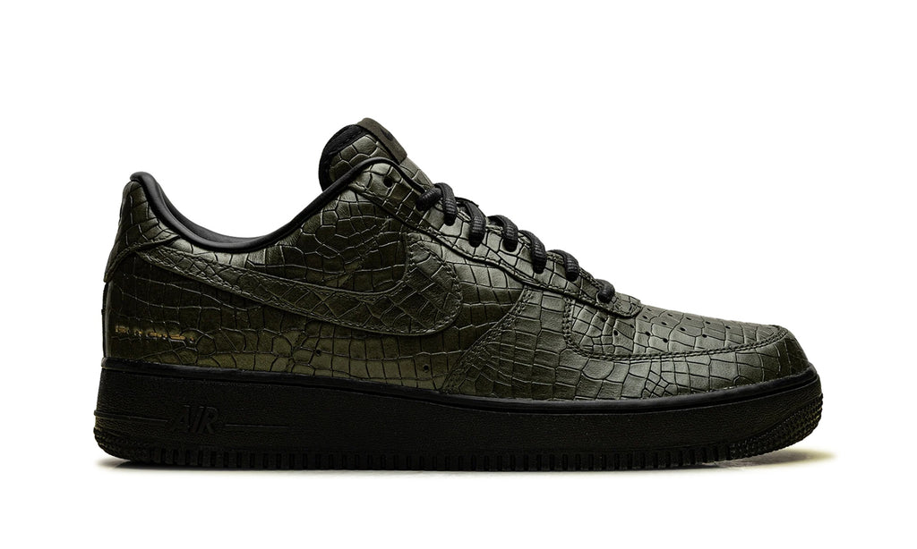 IQ3370-325 Stadium Goods studio 6