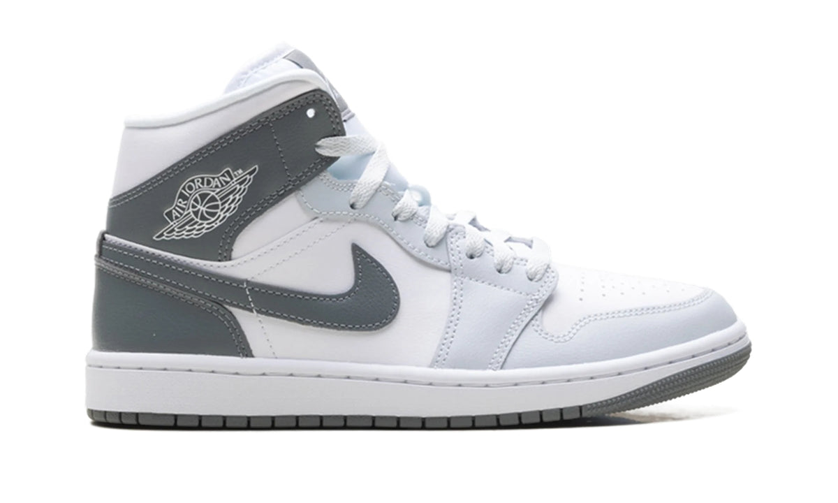BQ6472-113 Stadium Goods studio 6