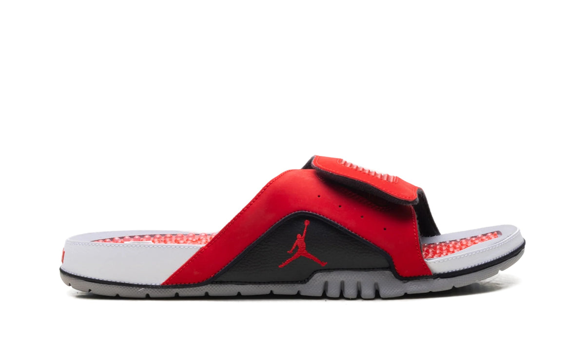 532225-600 Stadium Goods studio 6