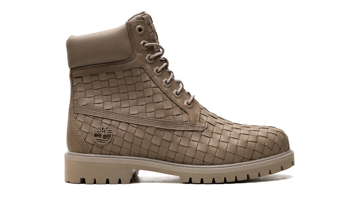 TB0A6FD6ET4 Stadium Goods studio 6