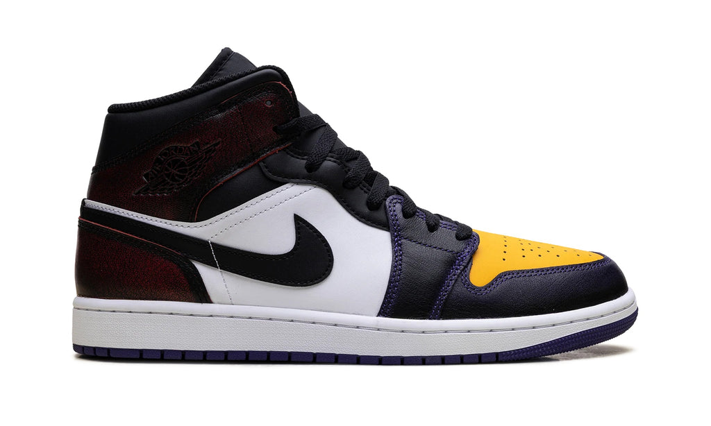 IQ9383-611 Stadium Goods studio 6