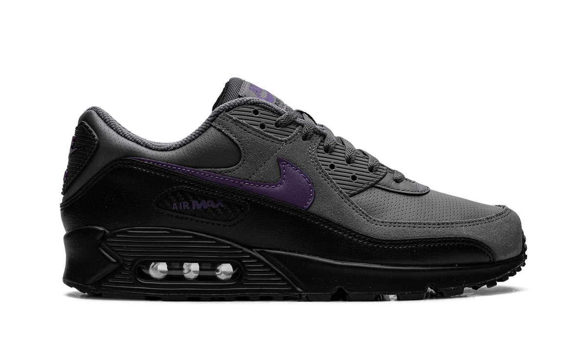 IF0670-004 Stadium Goods studio 6