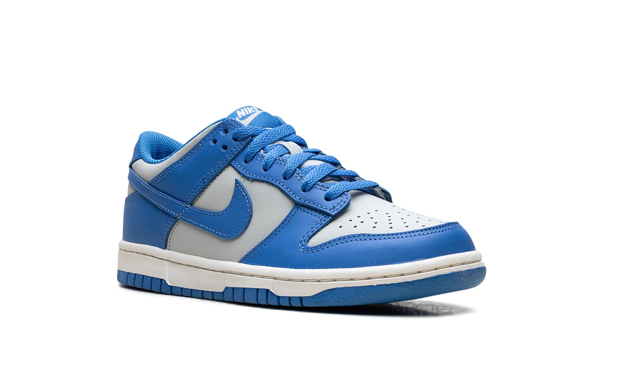 FB9109-004 Stadium Goods studio 7