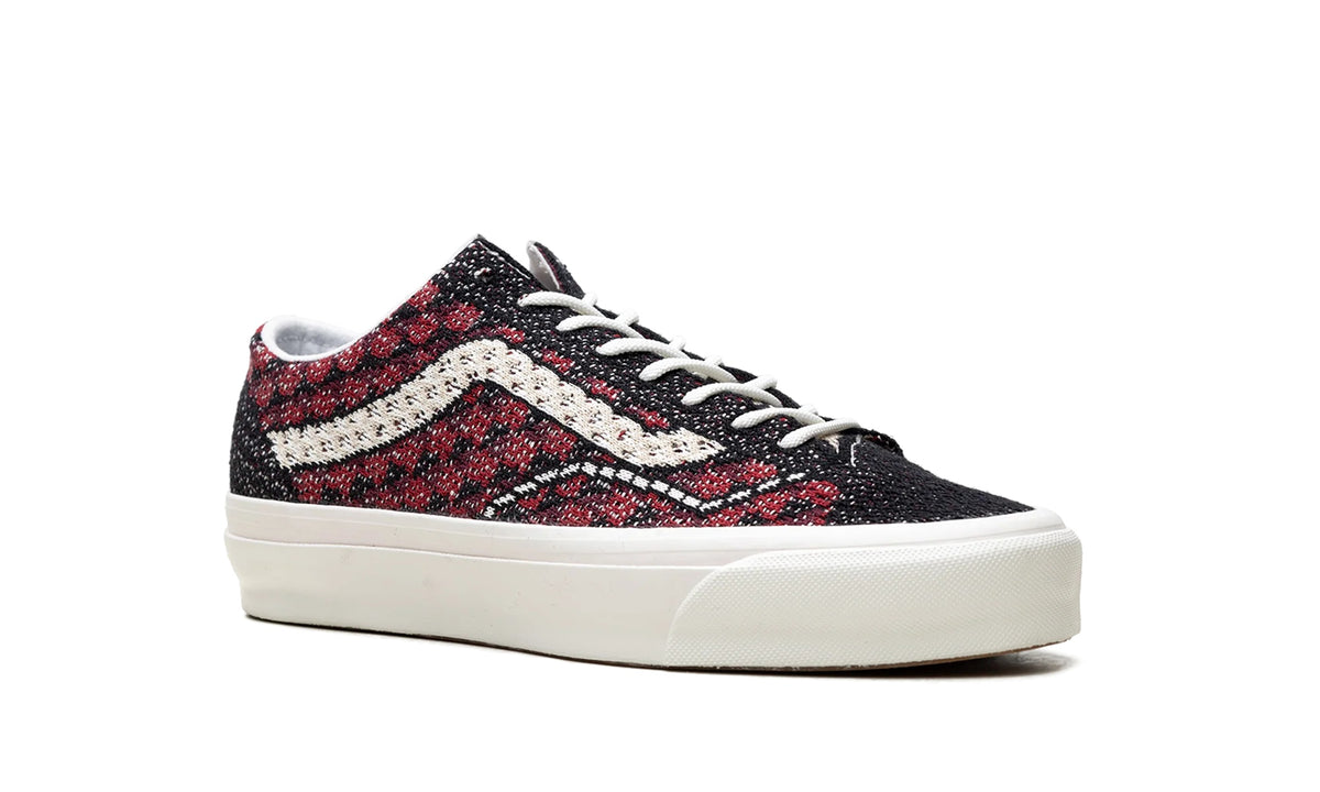 VN000EFKBRD Stadium Goods studio 7