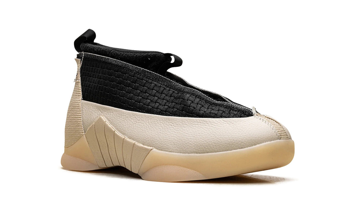 IV7637-100 Stadium Goods studio 7