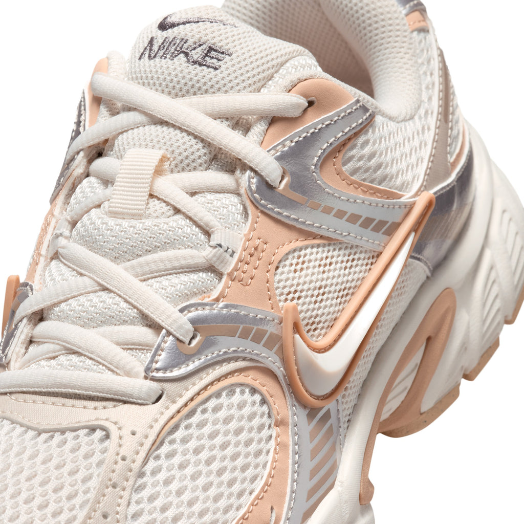 HQ7901-012 Nike.com 7