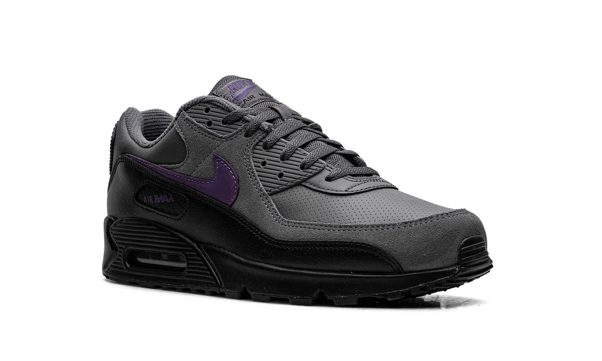 IF0670-004 Stadium Goods studio 7