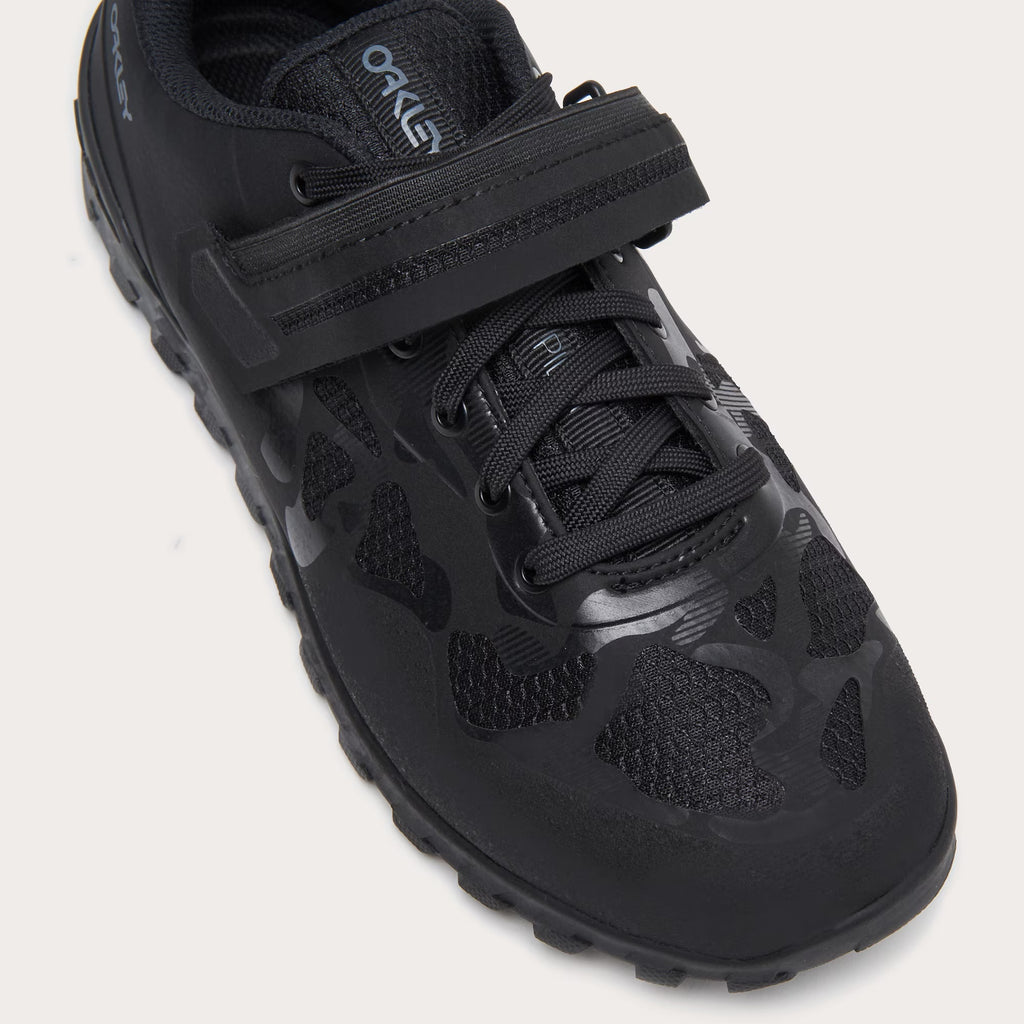 FOF100432-02E BLACKOUT 7
