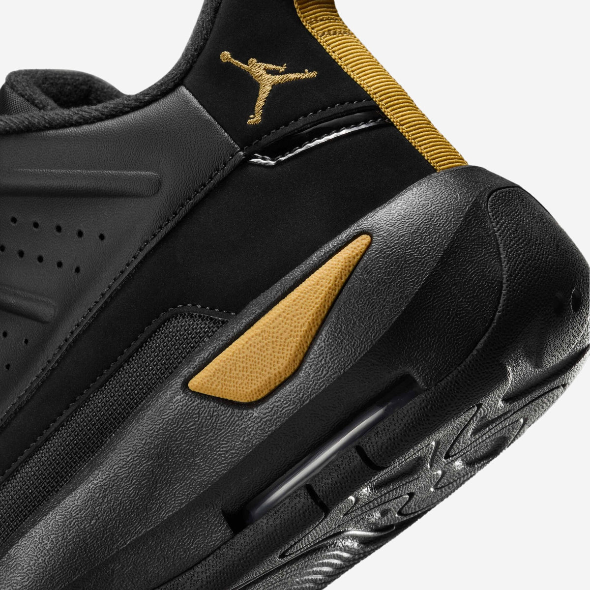 HQ2091-007 Nike Kuwait 7