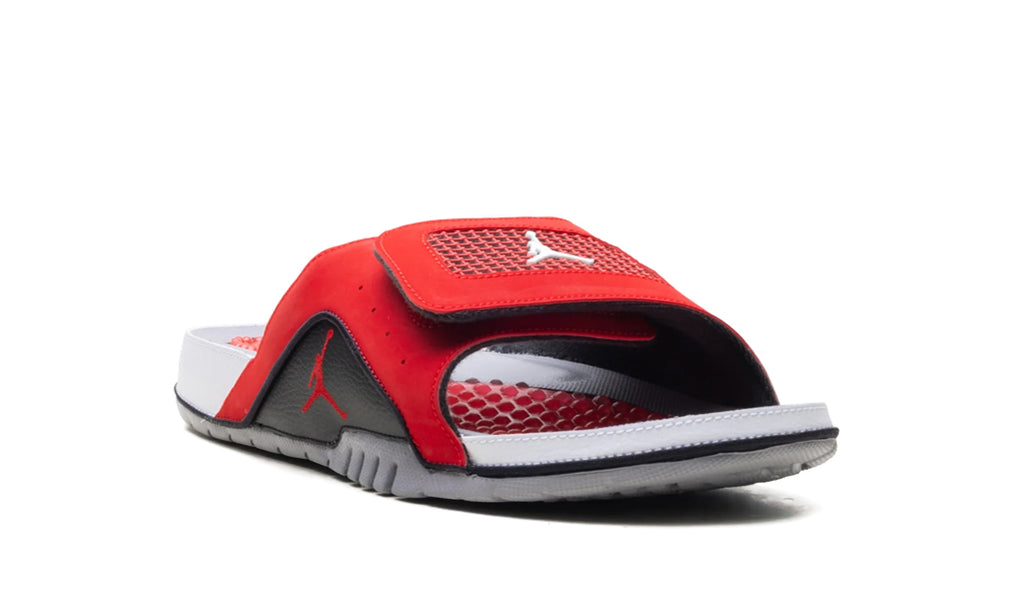 532225-600 Stadium Goods studio 7
