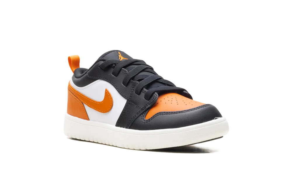 DR9748-081 Stadium Goods studio 7