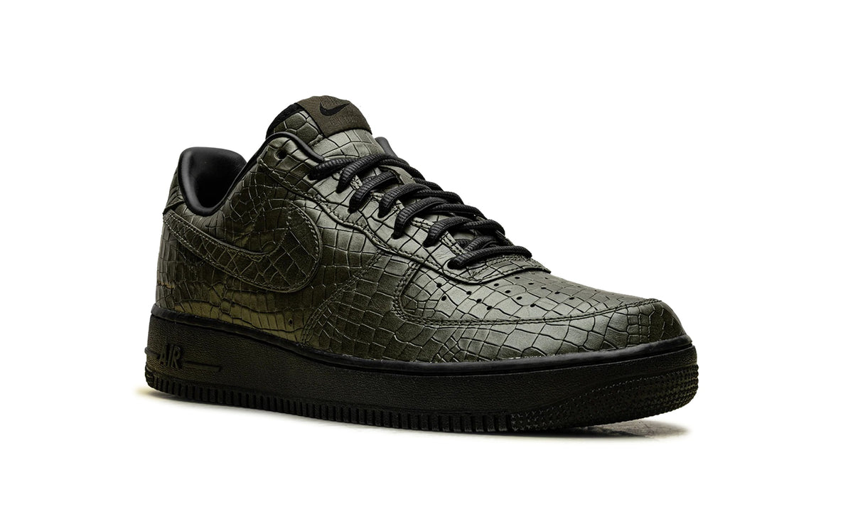 IQ3370-325 Stadium Goods studio 7