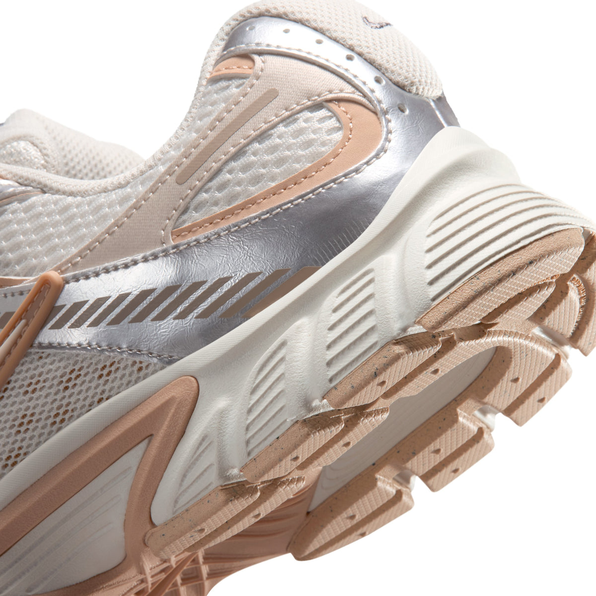 HQ7901-012 Nike.com 8