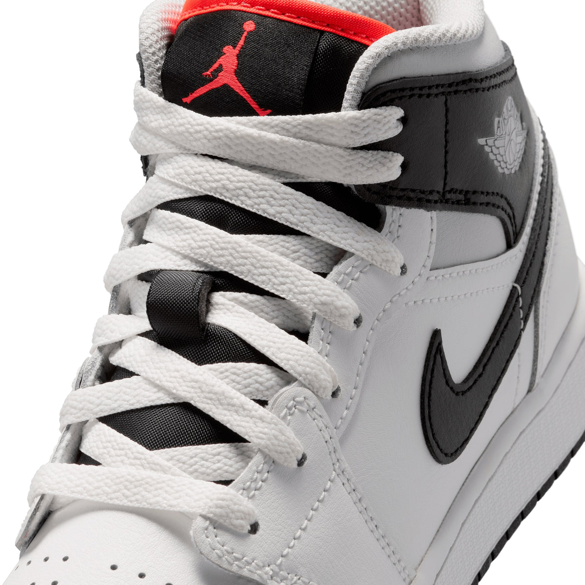 DQ8423-109 Foot Locker 7