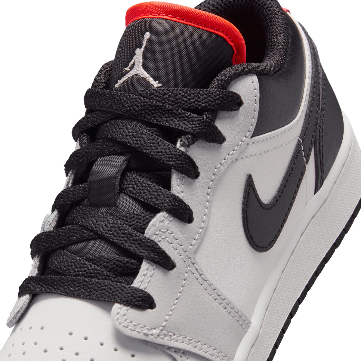 553560-045 Foot Locker 7