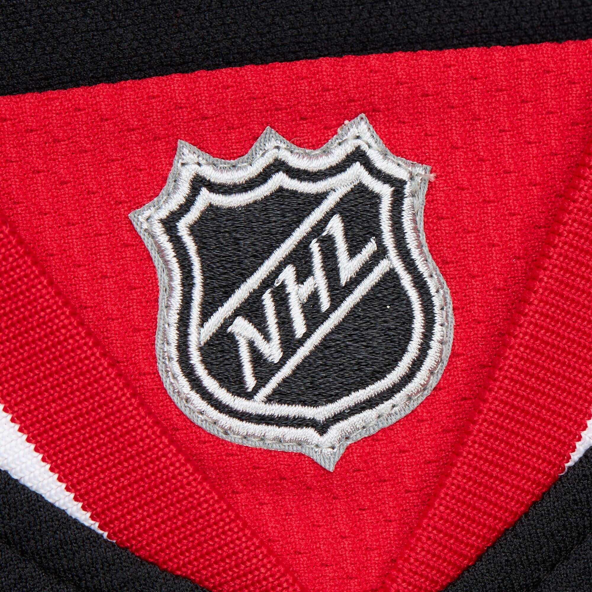Mens Mitchell & Ness NHL DARK JERSEY BLACKHAWKS 2008 JONATHAN TOEWS