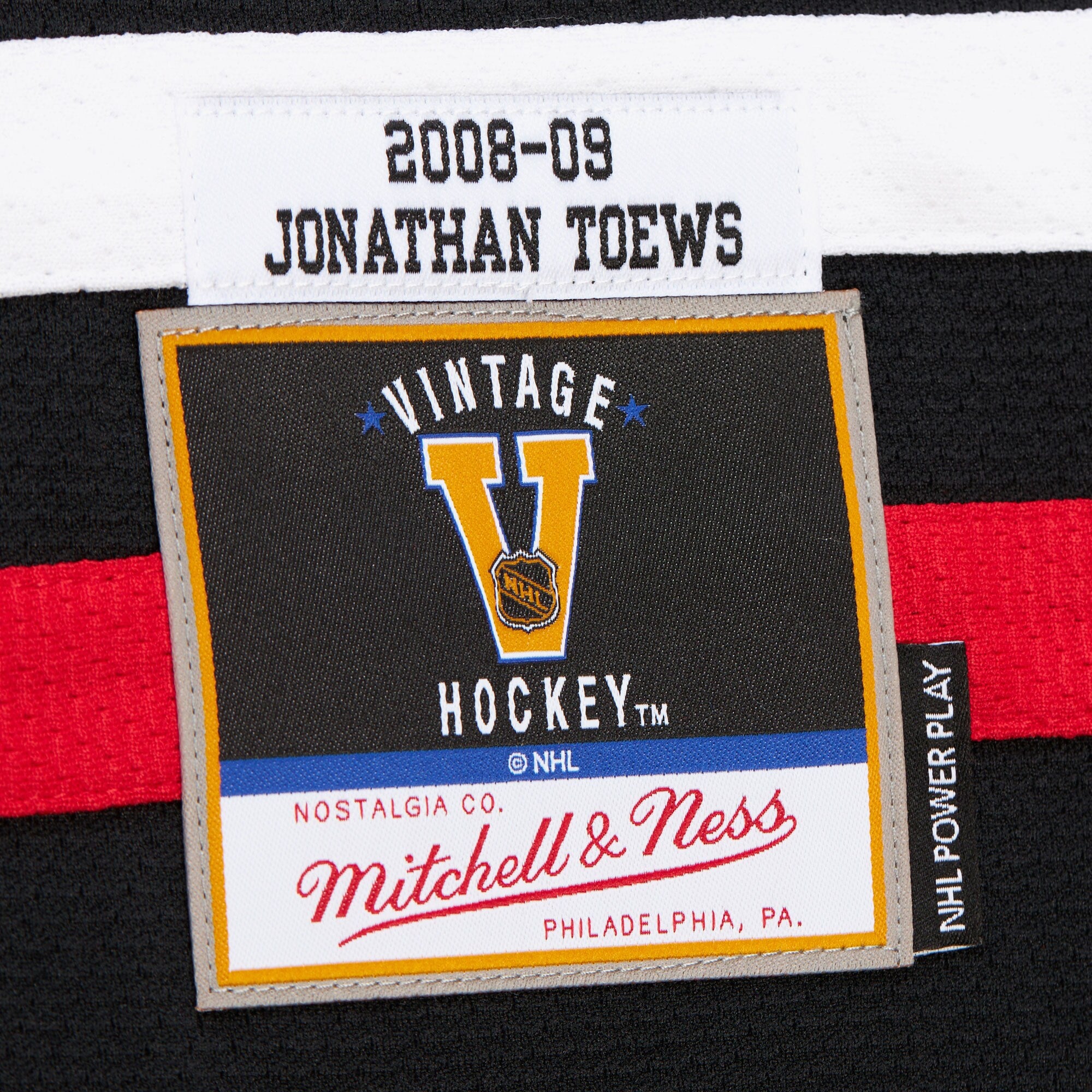 Mens Mitchell & Ness NHL DARK JERSEY BLACKHAWKS 2008 JONATHAN TOEWS