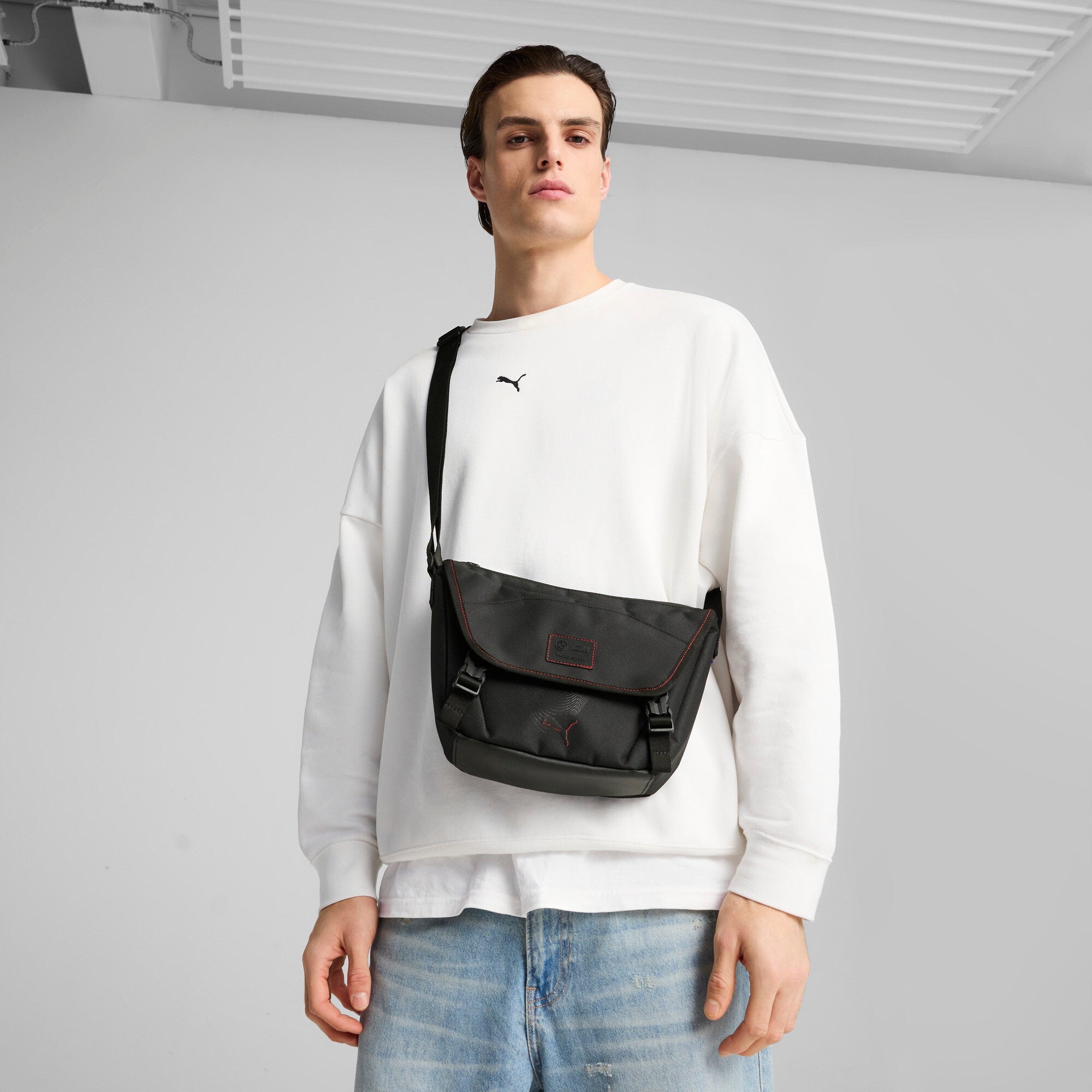 [091240-01] MENS PUMA BMW MMS LIFESTYLE SMALL MESSENGER