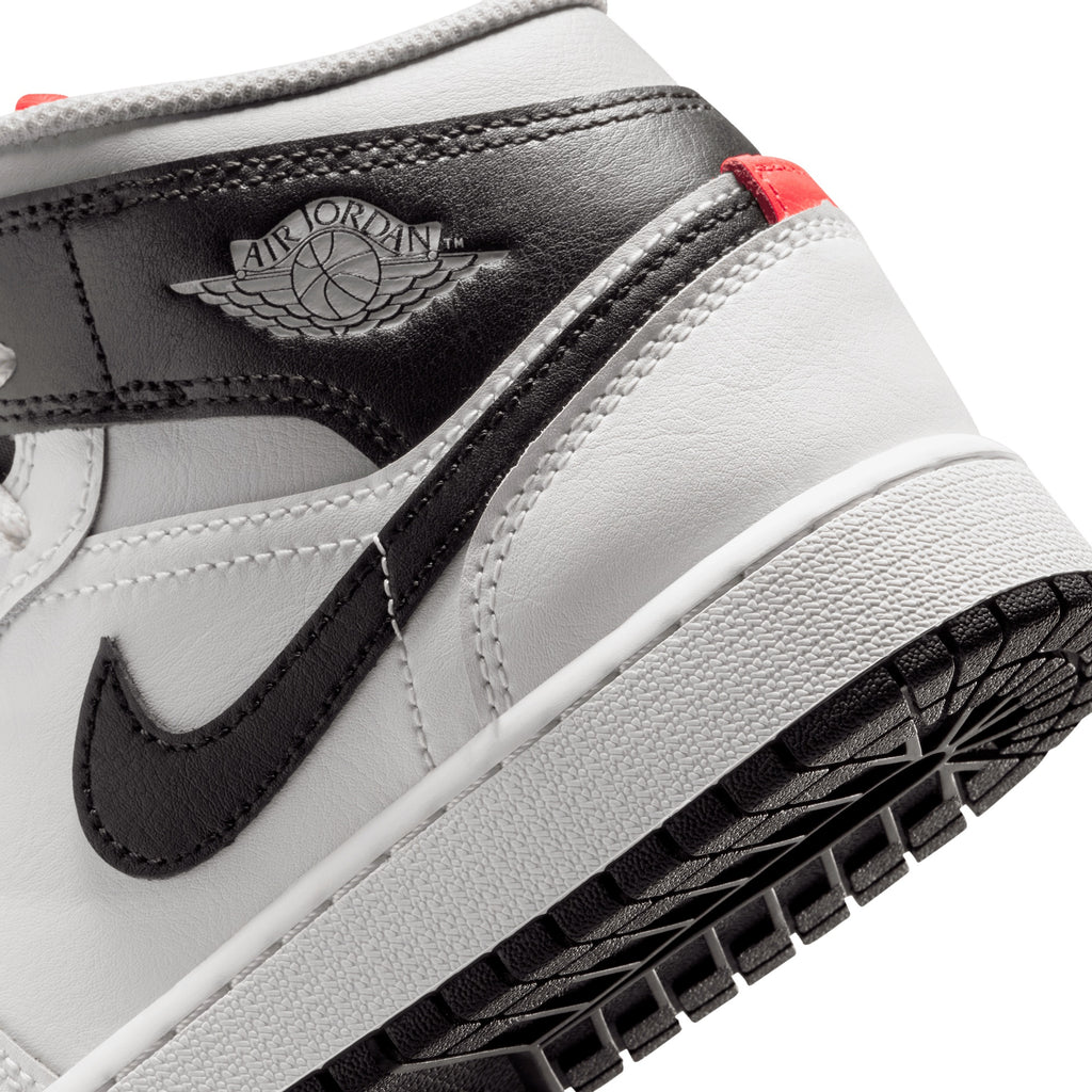 DQ8423-109 Foot Locker 8