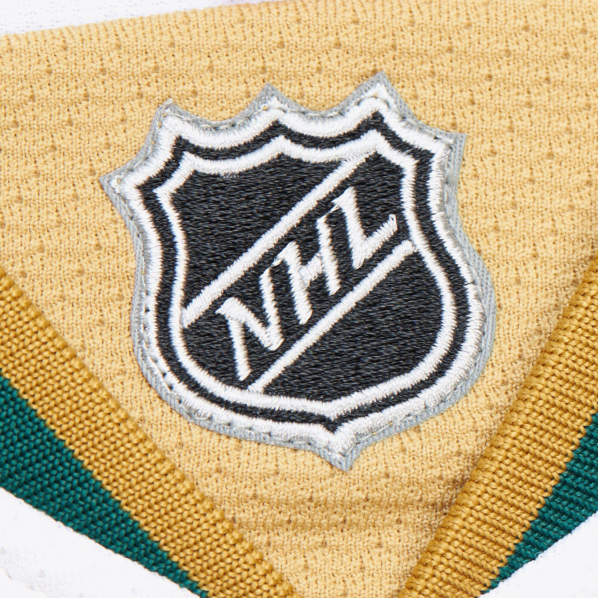Mens Mitchell & Ness NHL WHITE JERSEY STARS 2009 JAMIE BENN