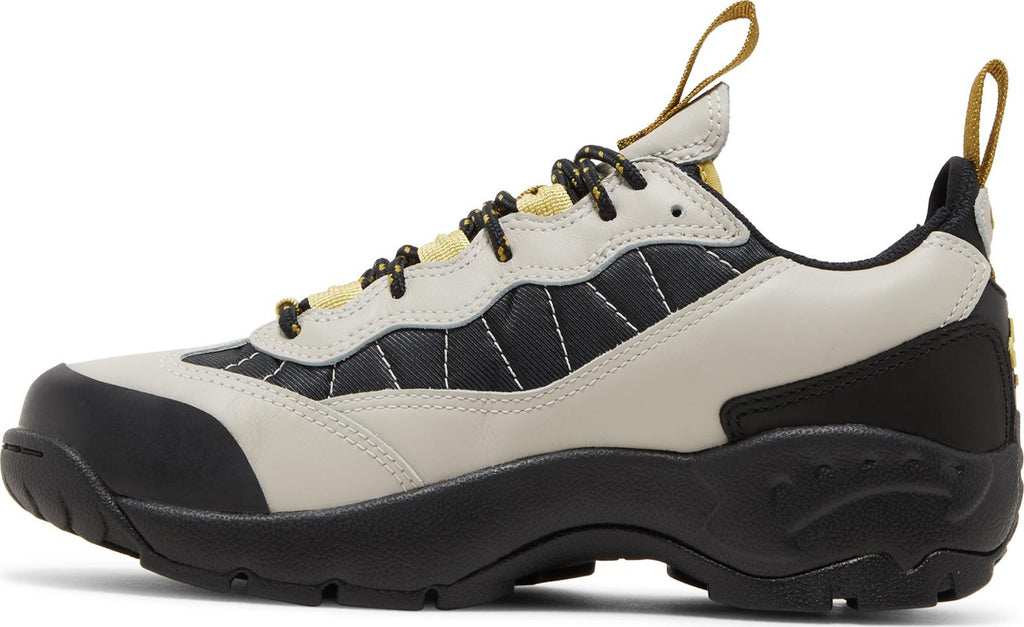 [DO9332-001] Mens Nike ACG Air Mada Low