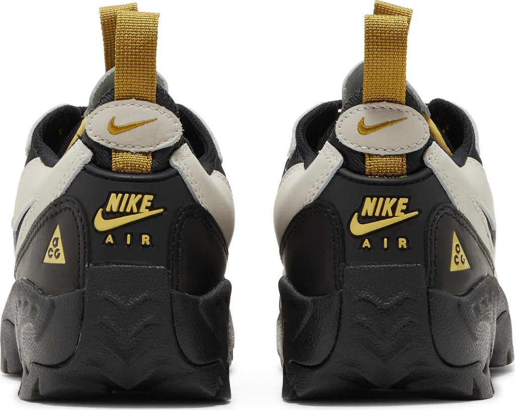 [DO9332-001] Mens Nike ACG Air Mada Low