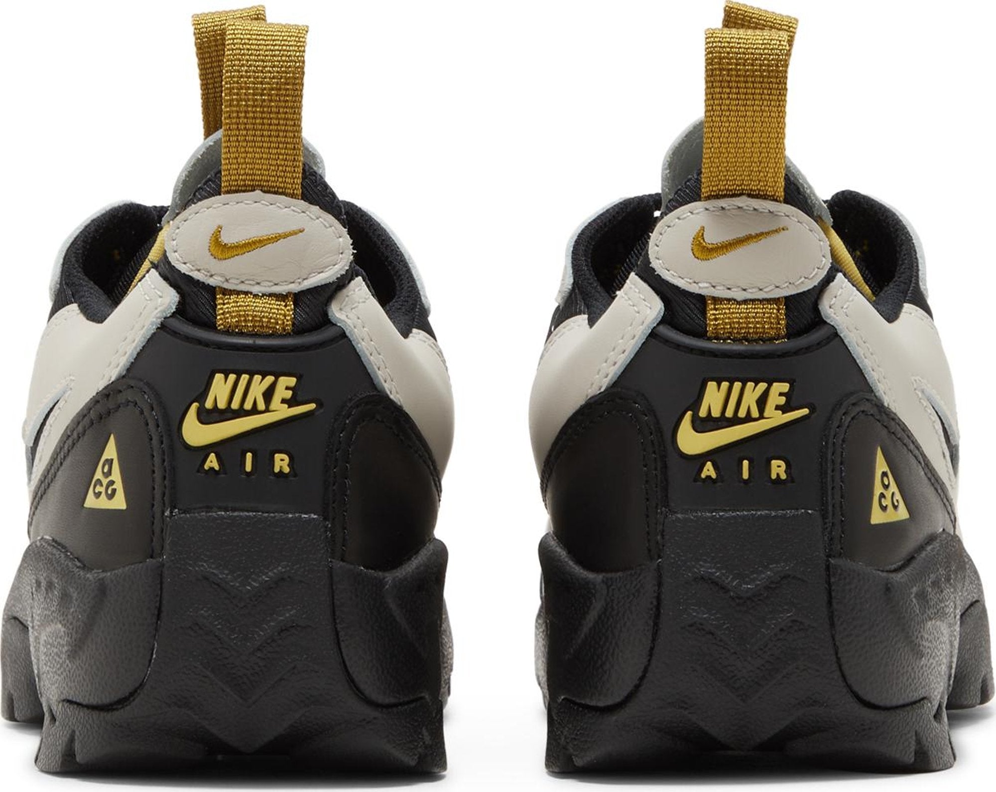 [DO9332-001] Mens Nike ACG Air Mada Low