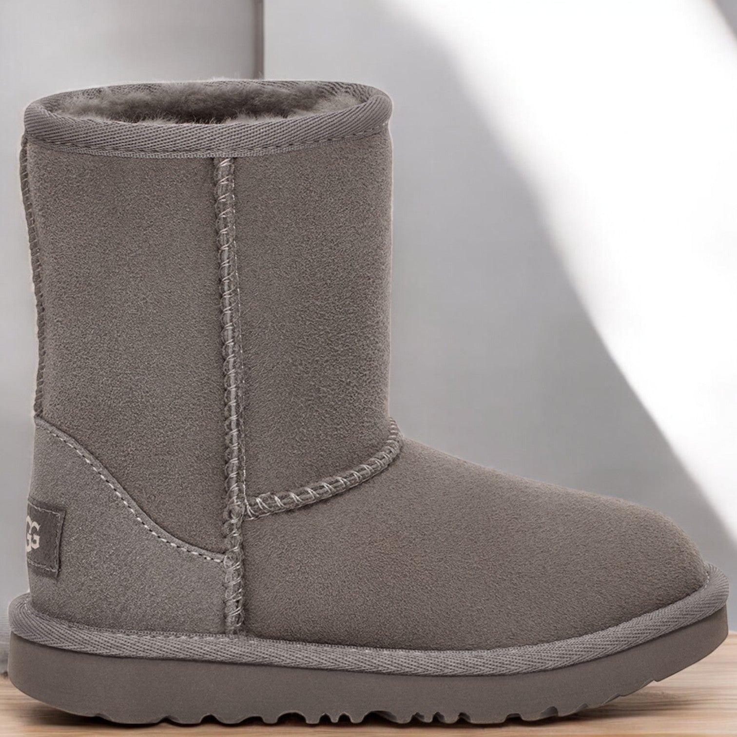 [1017703K-GREY] YOUTH UGG CLASSIC II