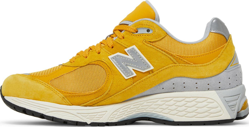 [M2002RHT] Mens New Balance 2002R 'Egg yolk'