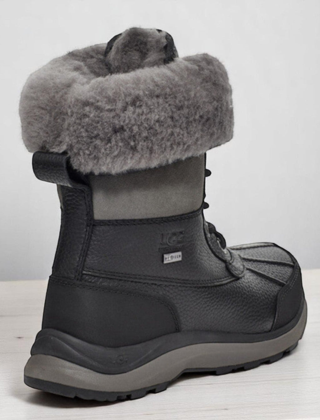 [1095141-BLK] Womens UGG ADIRONDACK BOOT III