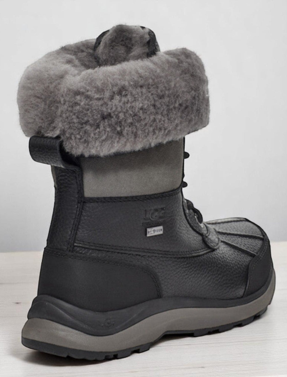 [1095141-BLK] Womens UGG ADIRONDACK BOOT III