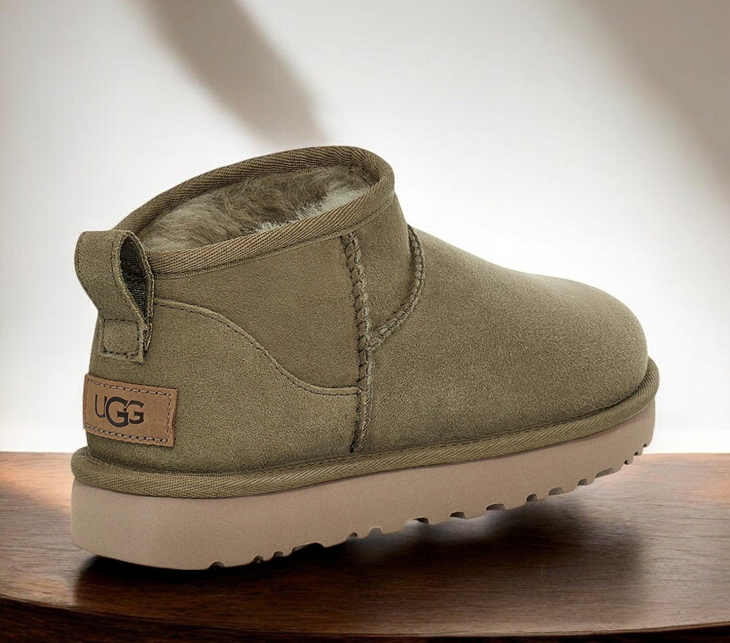 [1116109-ALP] Womens UGG CLASSIC ULTRA MINI