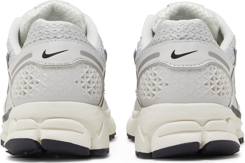 [FD0884-025] Womens Nike Zoom Vomero 5 (W) 'Photon Dust Metallic Silver'
