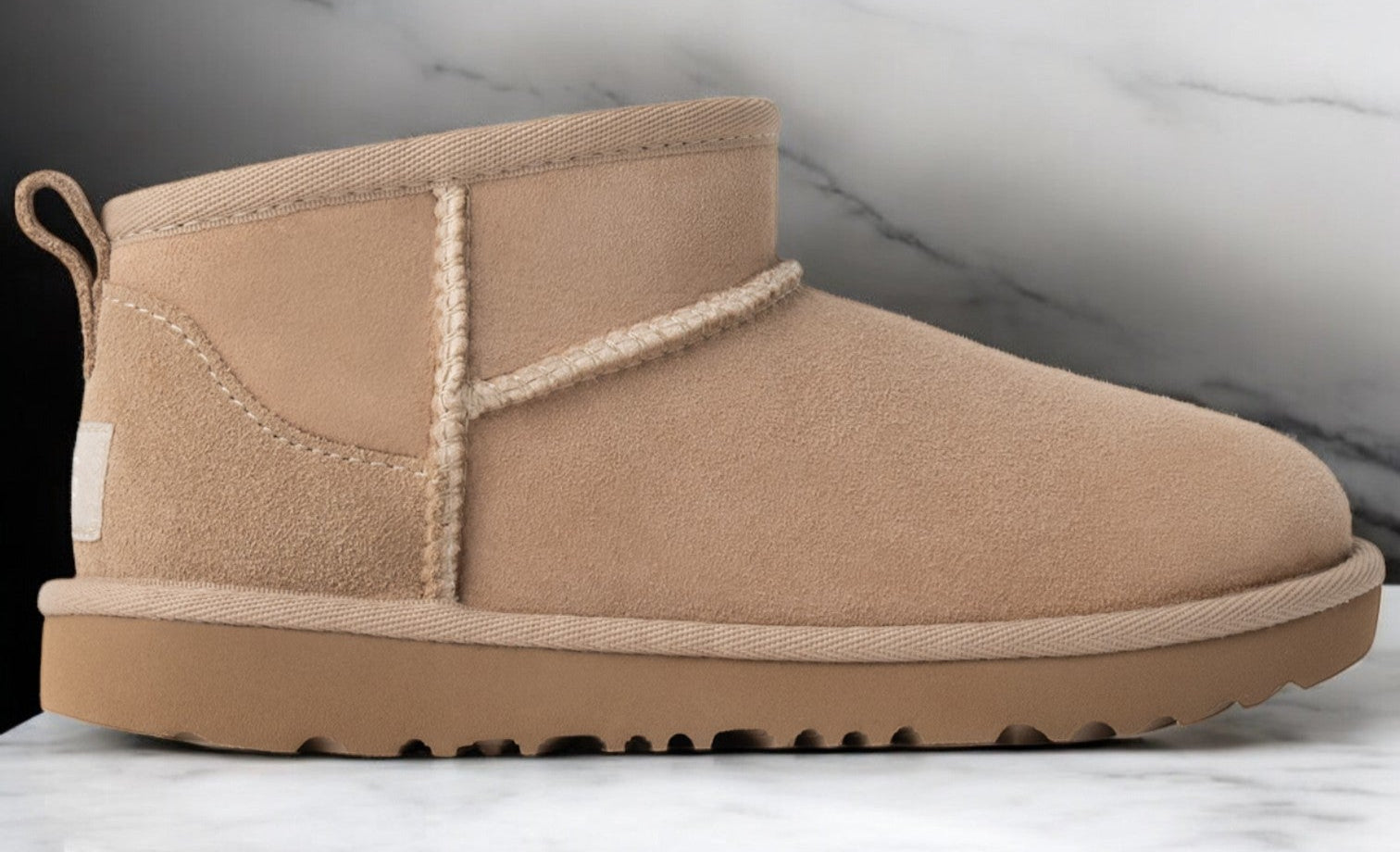 [1130750K-SAN] YOUTH UGG CLASSIC ULTRA MINI BOOT 'SAND'