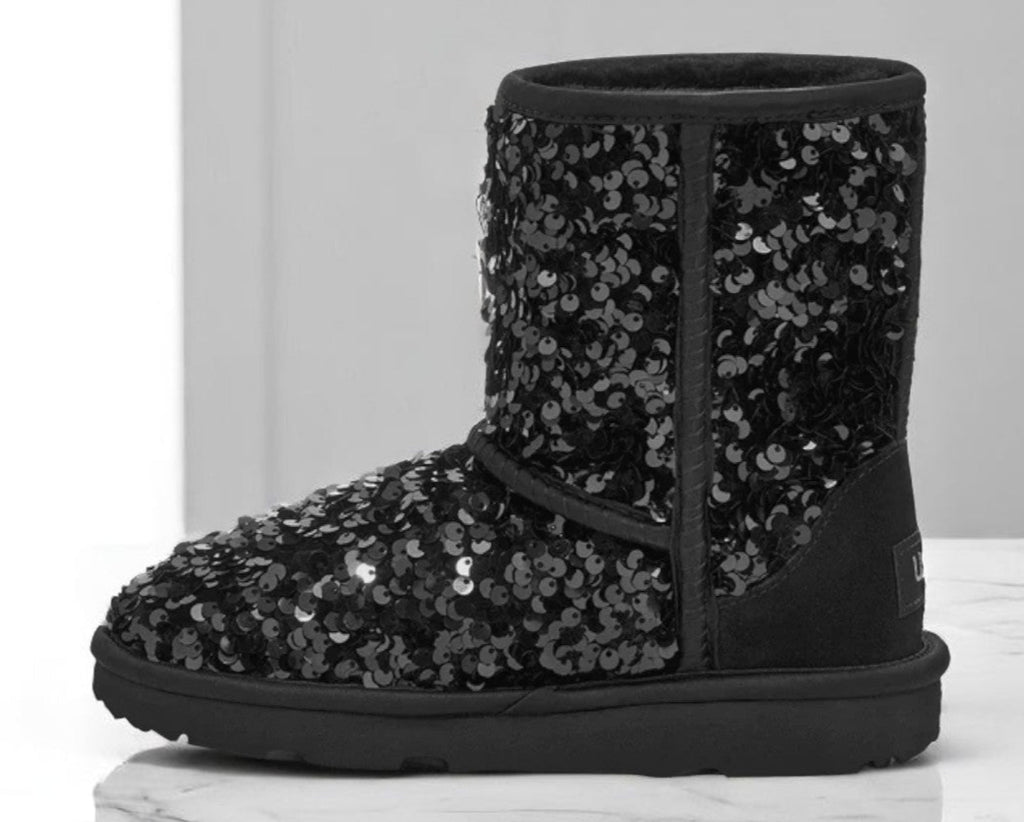 [1135330K-BLK] Kids UGG CLASSIC SHORT CHUNKY SEQUIN BOOT
