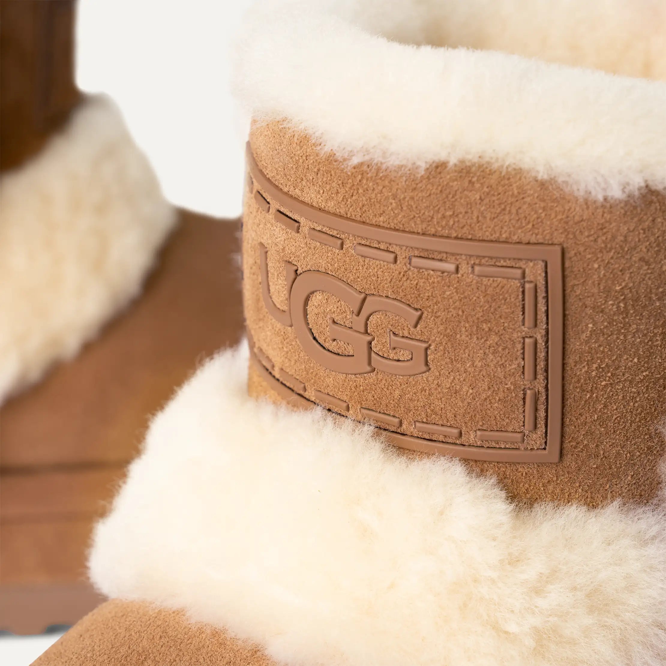 [1144046-CHE] WOMENS UGG CLASSIC CHILLAPEAK