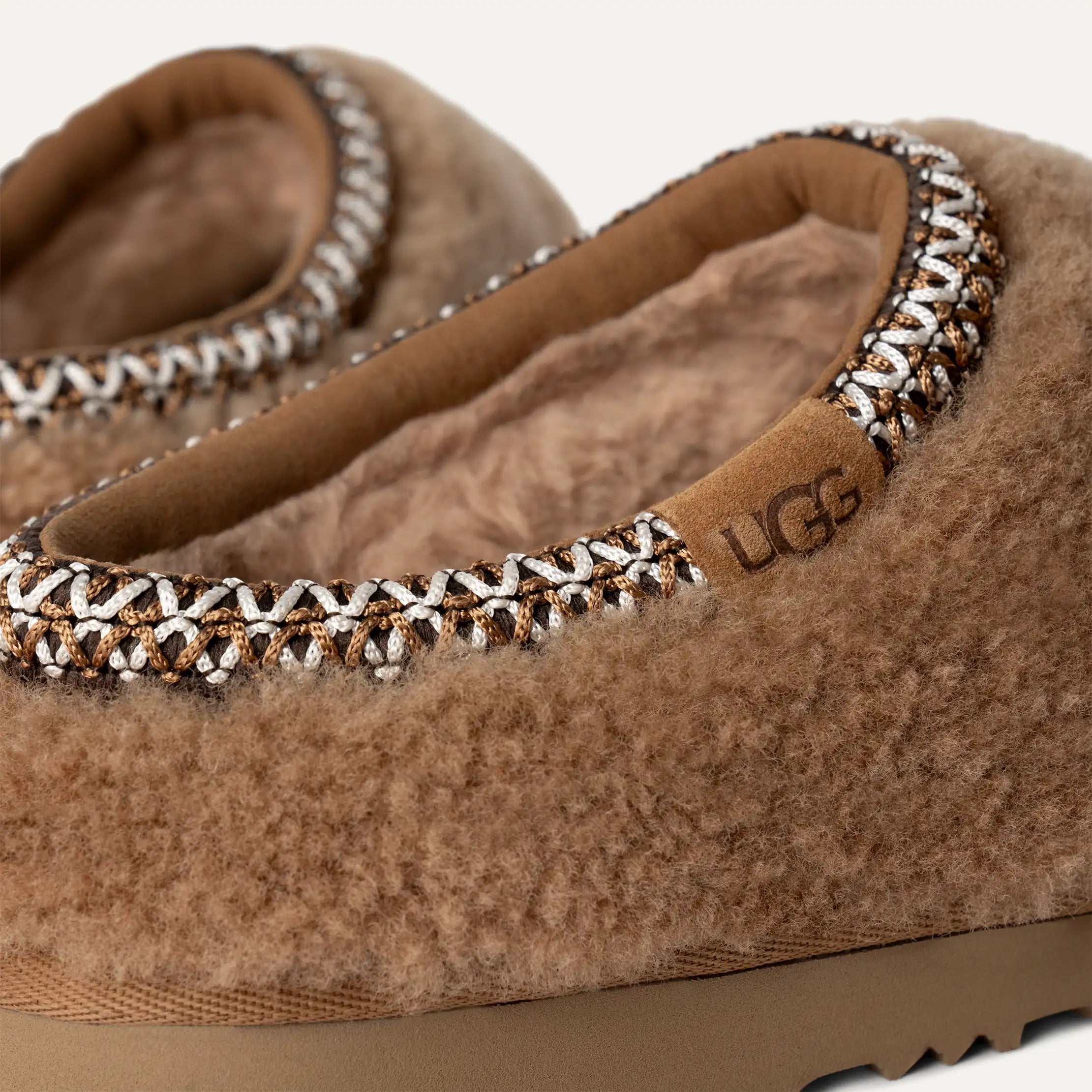 [1158356-CHE] WOMENS UGG W TASMAN MAXI CURLY