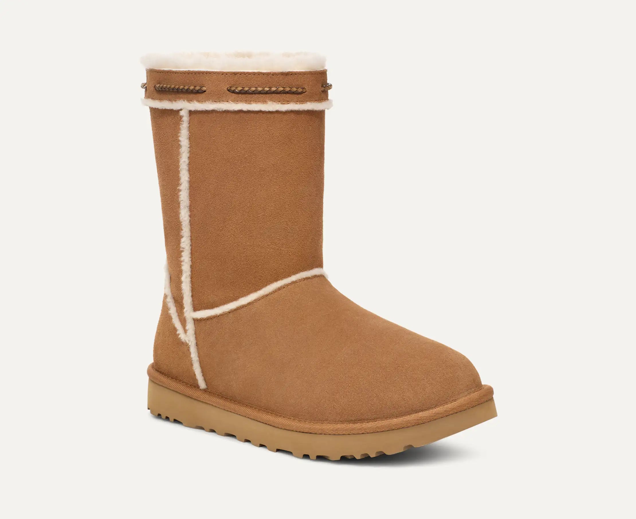 [1166752-CHE] WOMENS UGG CLASSIC SHORT SHEARLING BRAID
