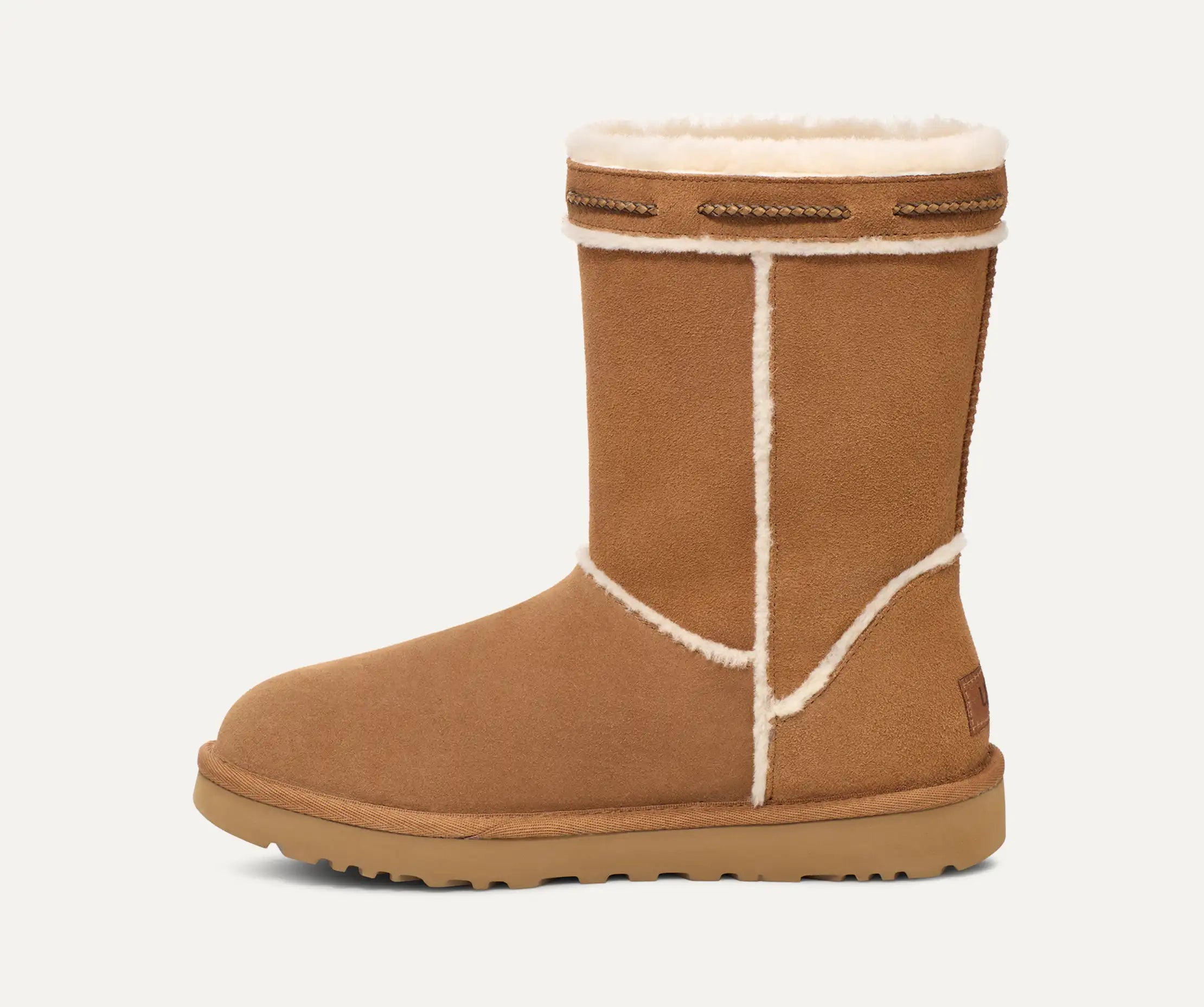 [1166752-CHE] WOMENS UGG CLASSIC SHORT SHEARLING BRAID