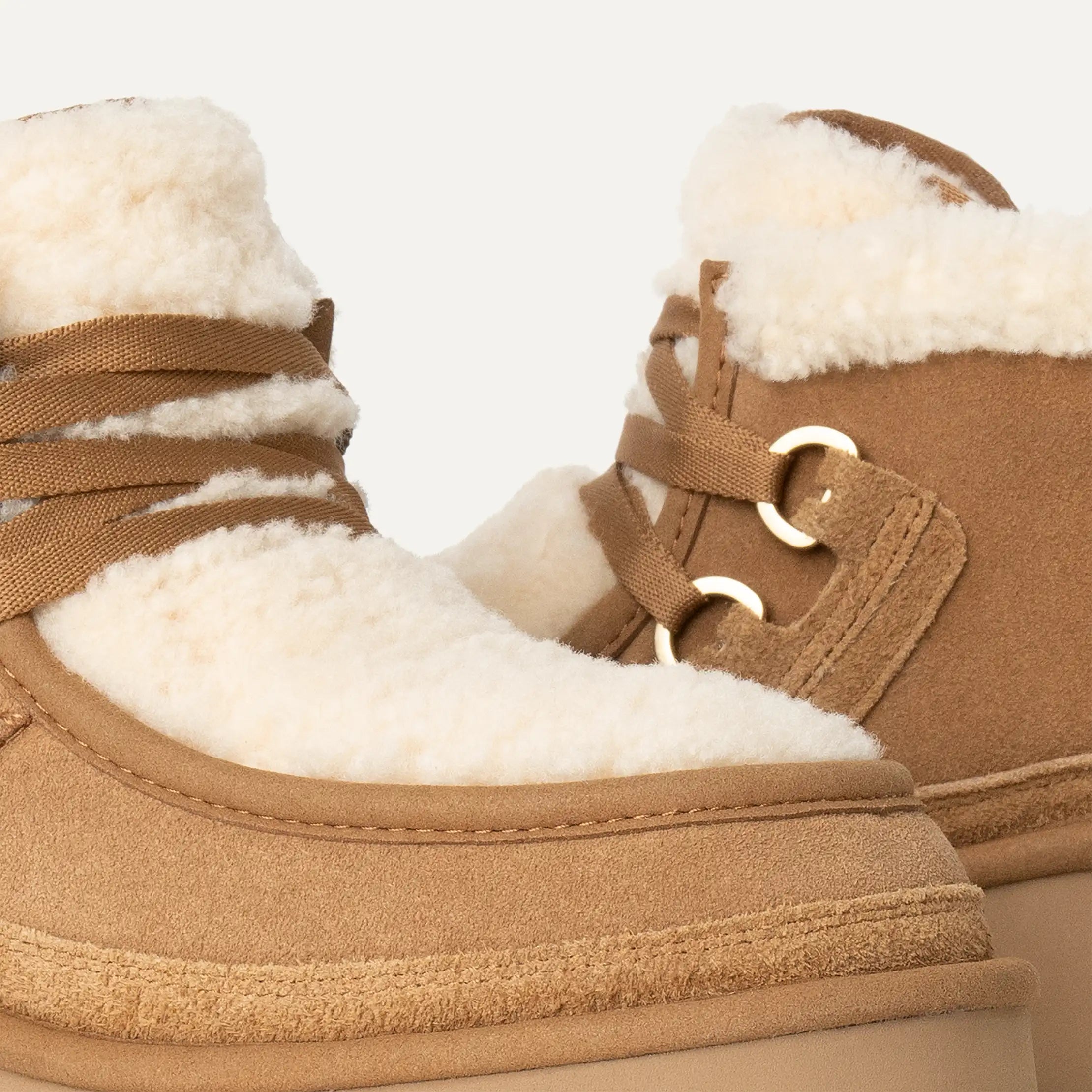 [1167772-CHE] WOMENS UGG CLASSIC NEW HEIGHTS LACE UP