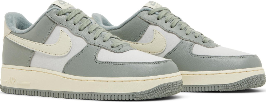 [DV7186-300] Mens Nike AIR FORCE 1 LOW '07 LX 'MICA GREEN COCONUT MILK'