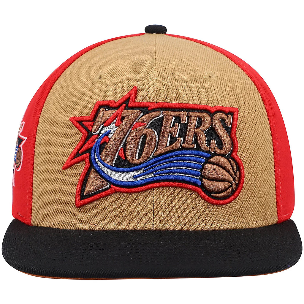 MENS MITCHELL & NESS NBA ON THE BLOCK SNAPBACK HWC 76ERS - TAN