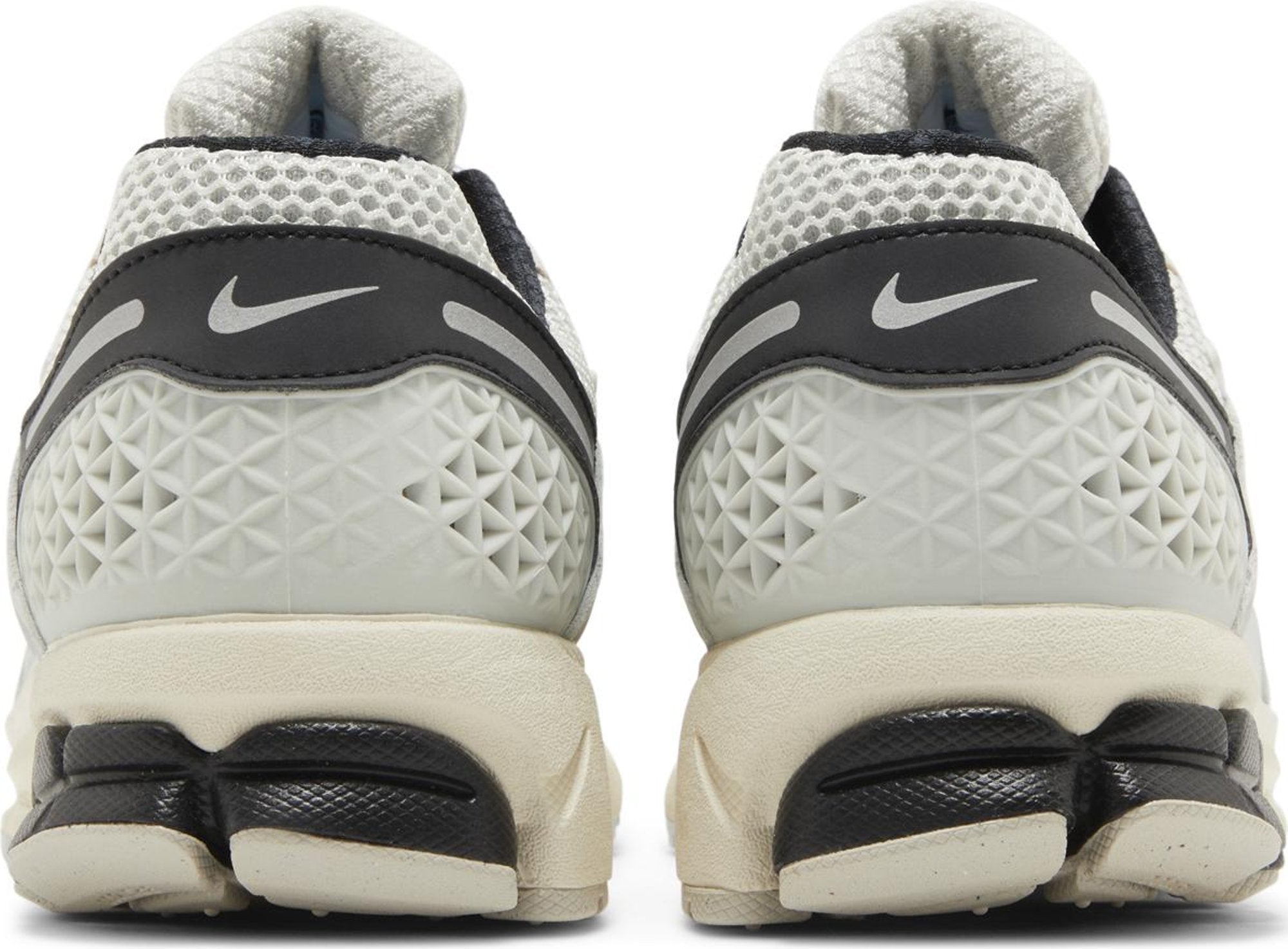 [FN7649-110] Mens Nike ZOOM VOMERO 5 'SUPERSONIC LIGHT BONE BLACK'