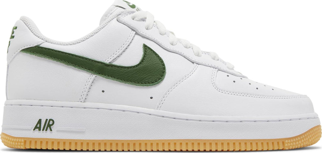 [FD7039-101] Mens Nike AIR FORCE 1 LOW RETRO QS 'COLOR OF THE MONTH WHITE FOREST GREEN'